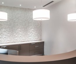 Front Desk - Receptionist